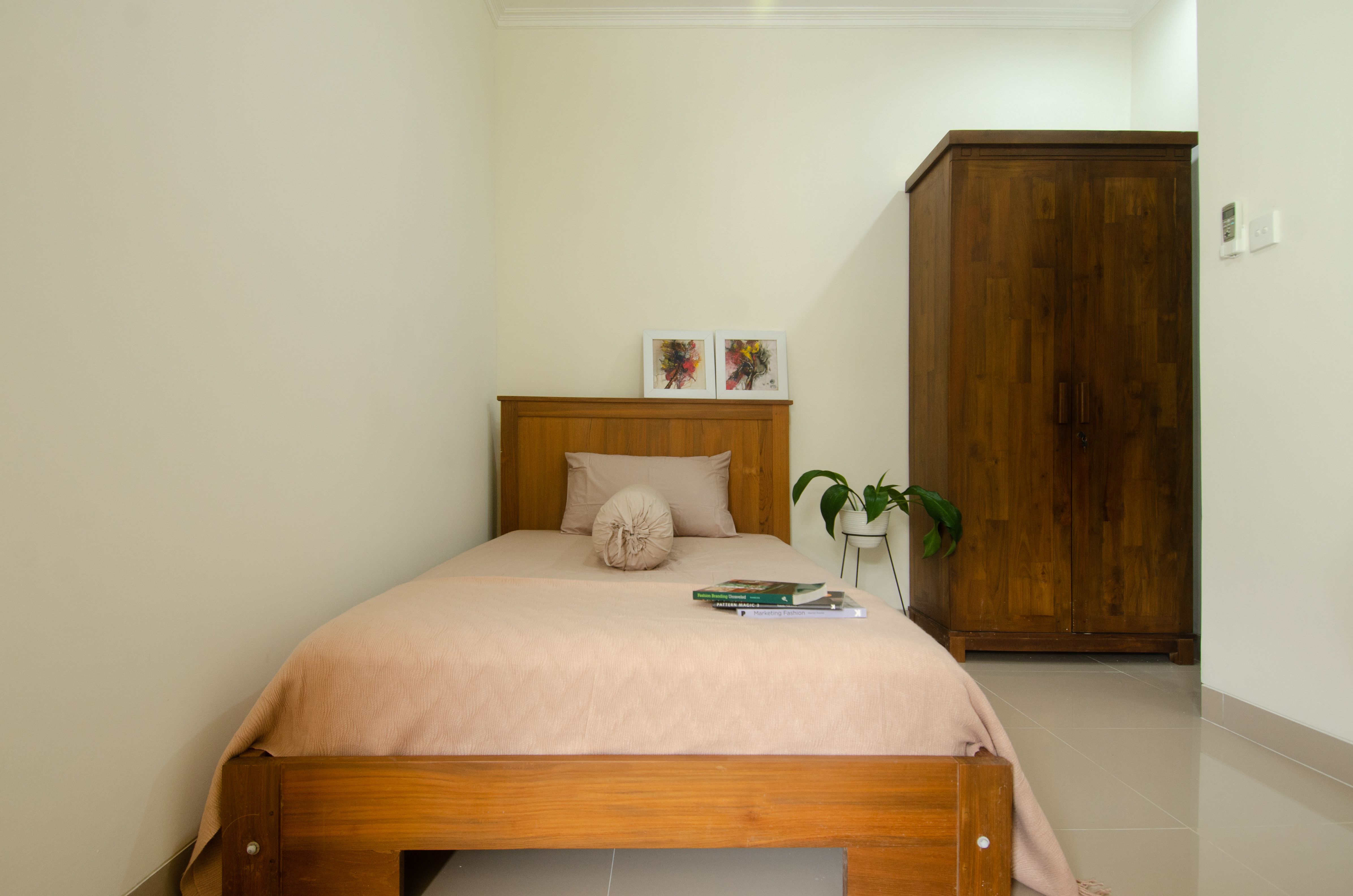 Single Sharing Room